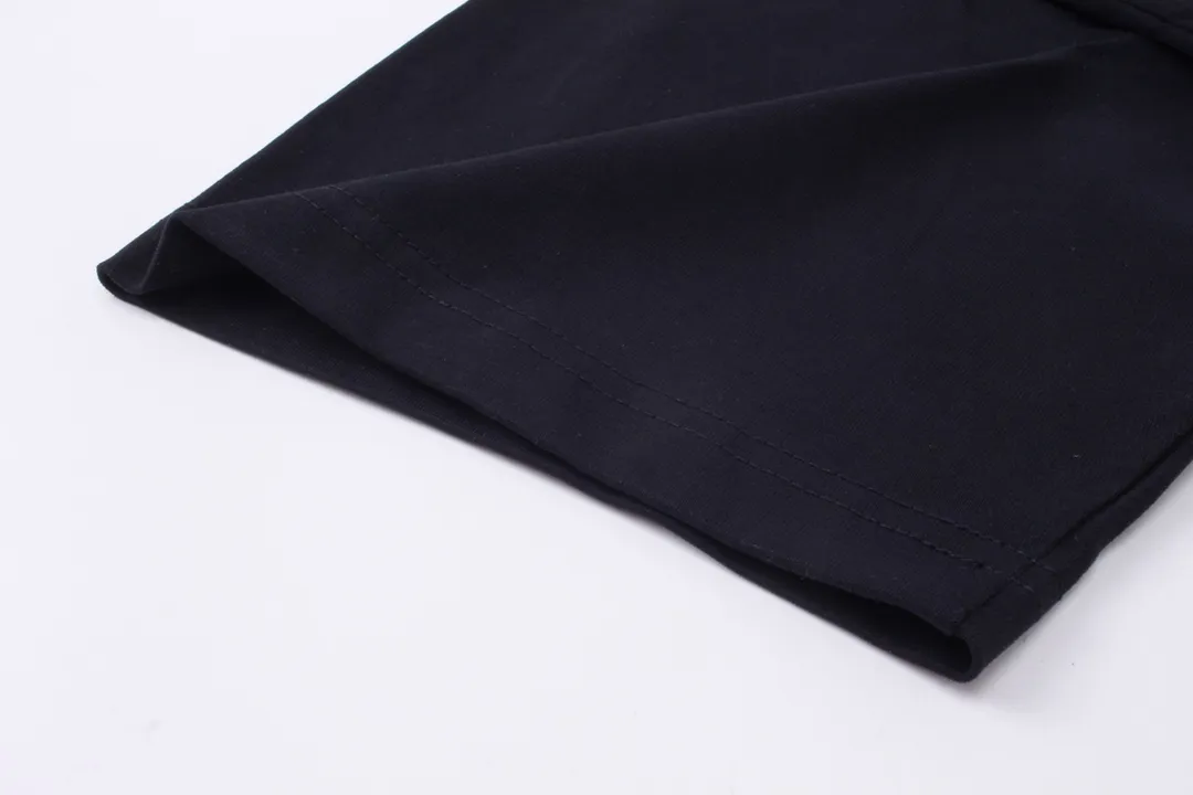 【 . Quality】BALENCI*GA/ .2024New Arrival. LOGOClassic T . . Authentic ， ！ ZP . 260 ， . ， ，。 。Classic ，LOGO ， ， 。 . ， ， ， OS . Same Style ：BL 223213 ：Black，White， Size：XS L